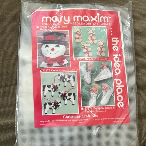 SALE! MIP VTG Mary Maxim Kit Plastic Canvas 12 Cows DIY Christmas Ornament - Picture 1 of 4
